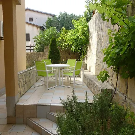 Apartments Villa Rosmarin Omišalj Kamer foto