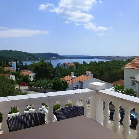 Apartments Villa Rosmarin Omišalj Buitenkant foto