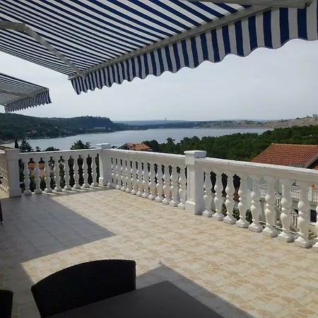 Apartments Villa Rosmarin Omišalj Buitenkant foto